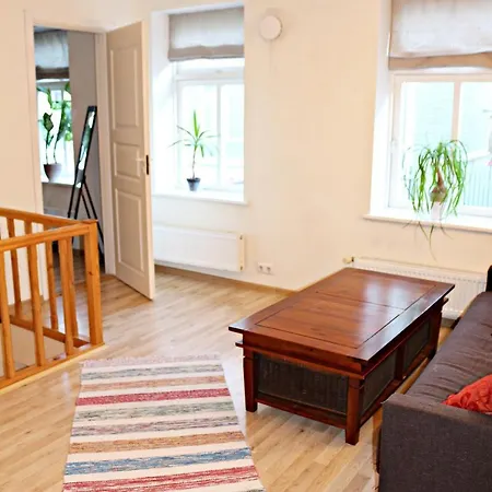 Cozy 2 Level Near Old Town Free Parking *